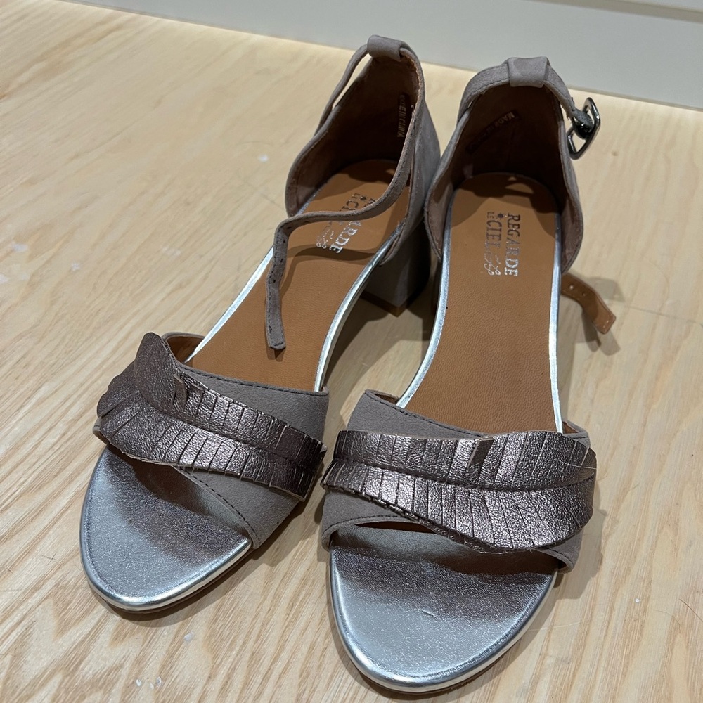 Anthropologie Women's Taupe Sandals suede Shoes size 8.5